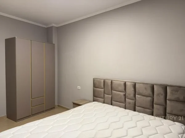 Tirane, jepet me qera apartament 2+1 Kati 2, 99 m² 650 € (don bosko)