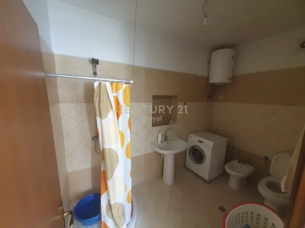 Tirane, jepet me qera apartament 2+1 Kati 3, 95 m² 500 € 