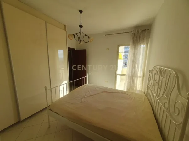 Tirane, jepet me qera apartament 2+1 Kati 3, 95 m² 500 € 