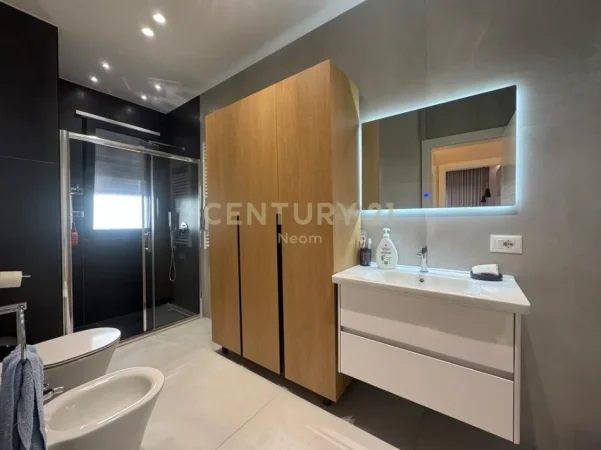 Tirane, shitet apartament 2+1 Kati 1, 122 m² 440.000 € 