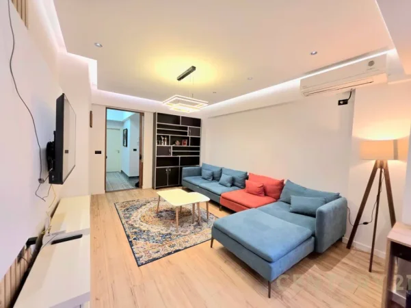 Tirane, jepet me qera apartament 2+1 Kati 2, 112 m² 800 € (rruga e kavajes)