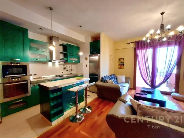 Tirane, jepet me qera apartament 2+1 Kati 8, 103 m² 700 € (rruga e barrikadave)