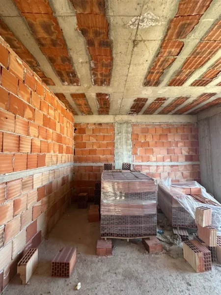 Tirane, shitet 3+1 Kati 0, 715.500 €