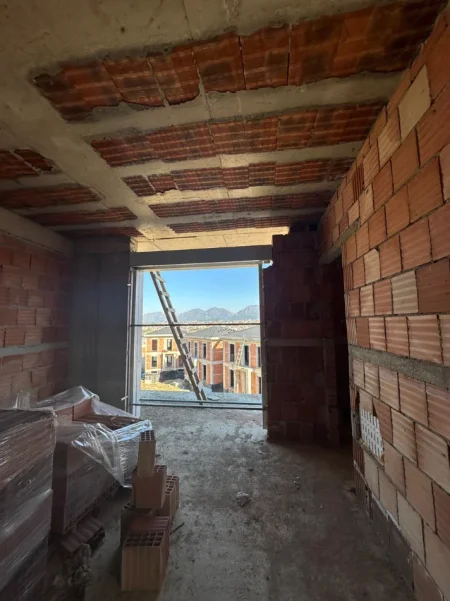 Tirane, shitet 3+1 Kati 0, 715.500 €