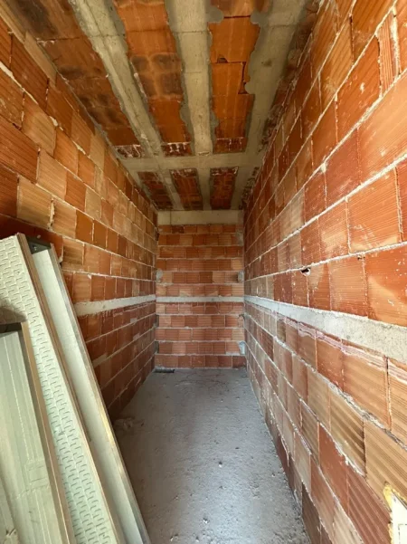 Tirane, shitet 3+1 Kati 0, 715.500 €