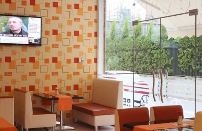 Tirane, shitet nga Pronari, pa-komision ambjent biznesi Kati 0, 97 m² (Rruga Shkelqim Fusha)