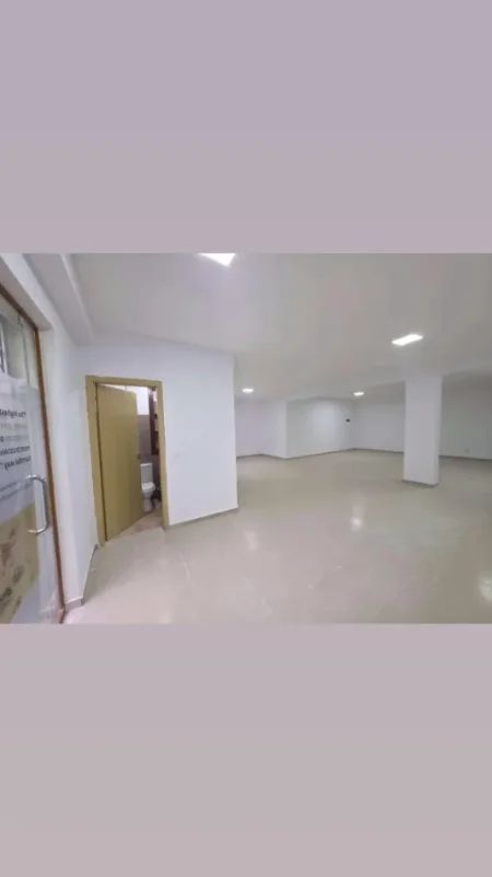 Tirane, shitet ambjent biznesi Kati 0, 90 m² 180.000 € 