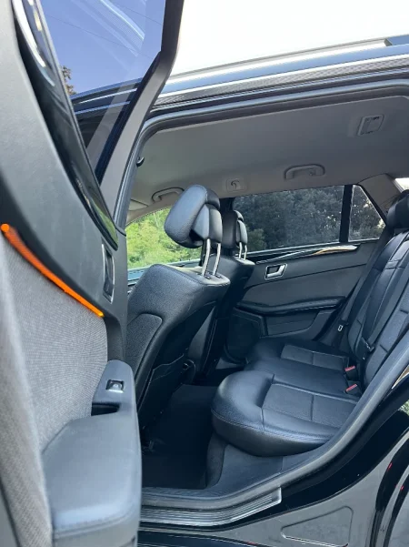 Tirane, shitet makine me portobagazh Mercedes benz E class Nafte, e zeze automatik Klima 29.000 km