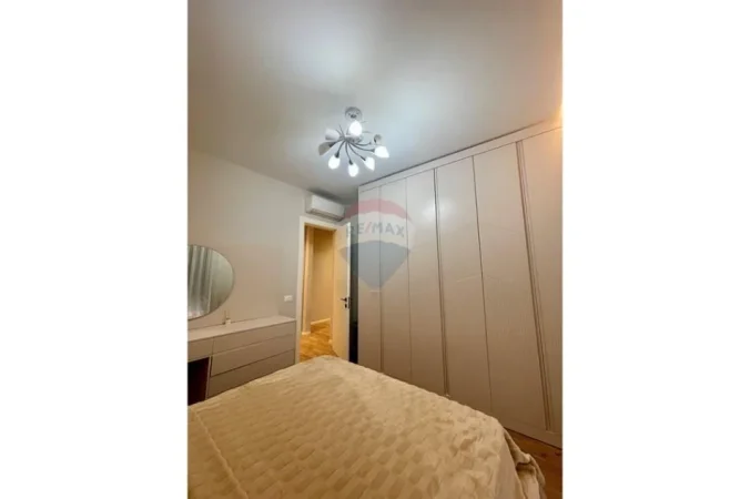 Tirane, jepet me qera apartament , 74 m² 830 € 