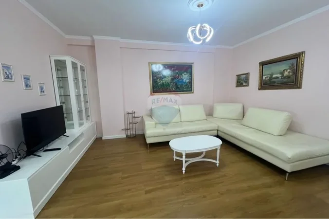 Tirane, jepet me qera apartament , 80 m² 551 € 