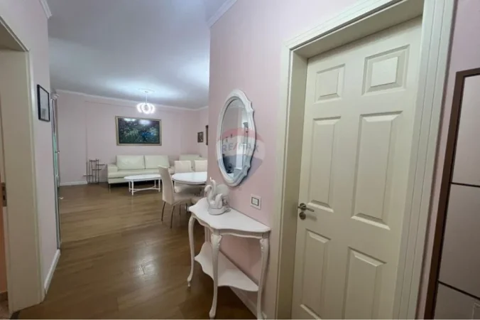 Tirane, jepet me qera apartament , 80 m² 551 € 