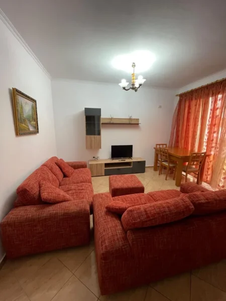 Tirane, jepet me qera apartament 1+1+Aneks+Ballkon Kati 2, 59 m² 400 € 