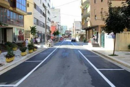 Tirane, jepet me qera ambjent biznesi Kati 0, 30 m² 400 € (Siri Kodra)