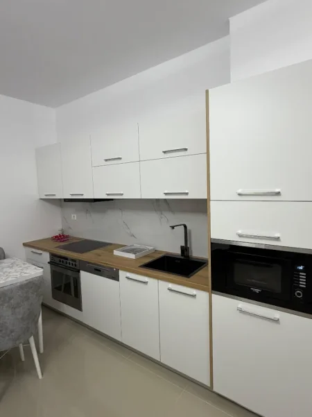 Tirane, jepet me qera apartament 1+1 Kati 5, 70 m² 480 € (Astir)