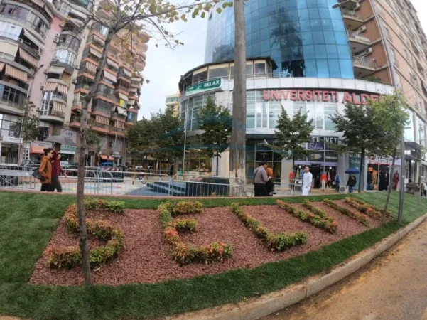 Tirane, shitet ambjent biznesi Kati 0, 60 m² 690.000 € (selvia)