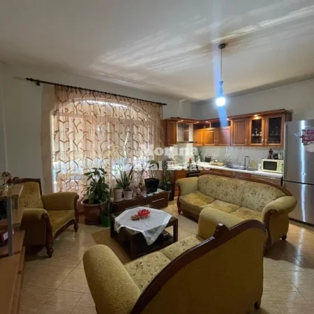 Tirane, shitet apartament 2+1 Kati 2, 85 m² 120.000 € (Kodra e Priftit)