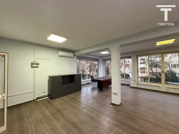 Tirane, jepet me qera ambjent biznesi Kati 1, 146 m² 2.200 € (Ish Stadiumi Dinamo)