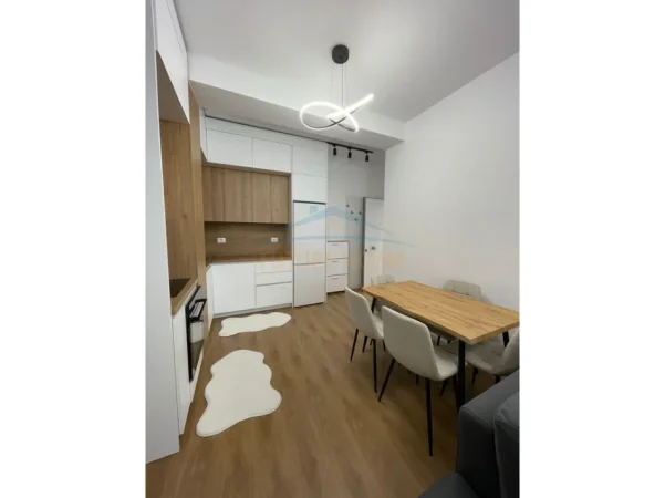 Tirane, jepet me qera apartament 2+1 Kati 5, 76 m² 580 € (Ali Demi)