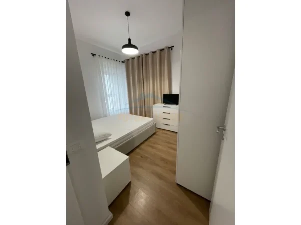Tirane, jepet me qera apartament 2+1 Kati 5, 76 m² 580 € (Ali Demi)