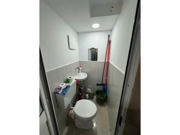 Tirane, shitet ambjent biznesi Kati 0, 20 m² 100.000 € (Blloku)