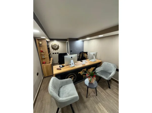 Tirane, shitet ambjent biznesi Kati 0, 20 m² 100.000 € (Blloku)