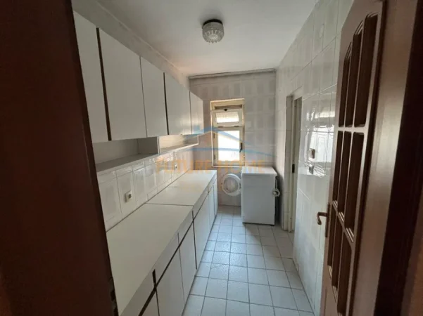 Tirane, jepet me qera apartament 2+1 Kati 6, 500 € (Myslym Shyri)