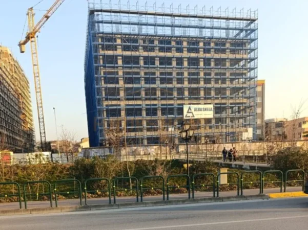 Tirane, shitet apartament 3+1+Aneks+Ballkon Kati 9, 130 m² (Bulevardi Bajram curri)