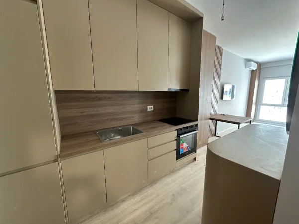 Tirane, jepet me qera garsonier 500 Euro Kati 7, 35 m² (Zogu i Zi)