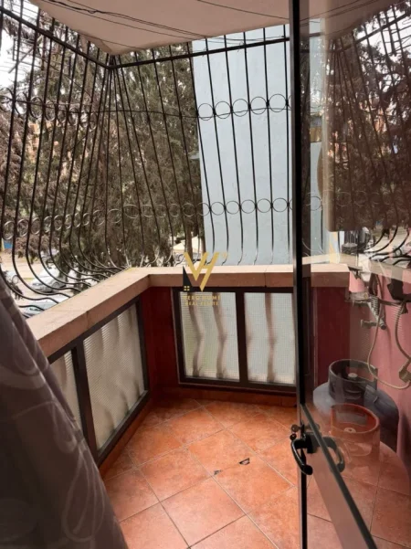 Tirane, jepet me qera apartament 2+1 Kati 2, 94 m² 500 € (KTHESA E KAMZES)