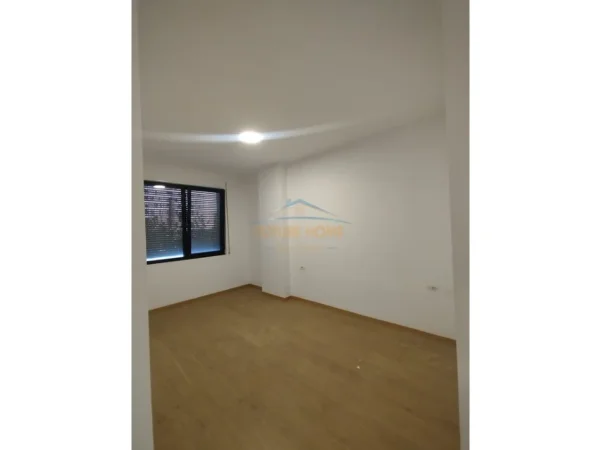 Tirane, jepet me qera apartament 2+1 Kati 1, 102 m² 850 € (Don Bosko)