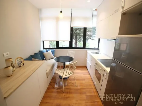 Tirane, jepet me qera apartament 2+1 Kati 2, 78 m² 1.000 € (Blloku)