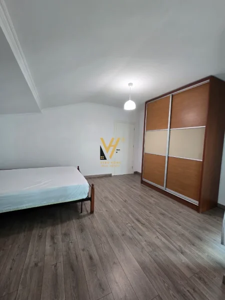 Tirane, jepet me qera apartament 1+1+Ballkon Kati 1, 72 m² 600 € (RRUGA E DURRESIT)