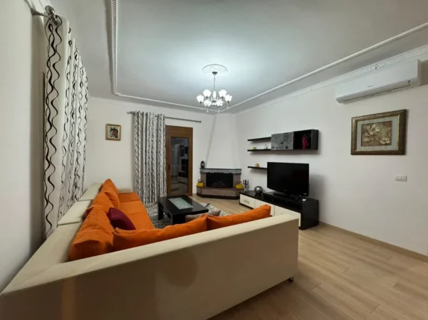 Tirane, jepet me qera apartament 2 Katshe , 180 m² 1.300 € (Ali Demi)