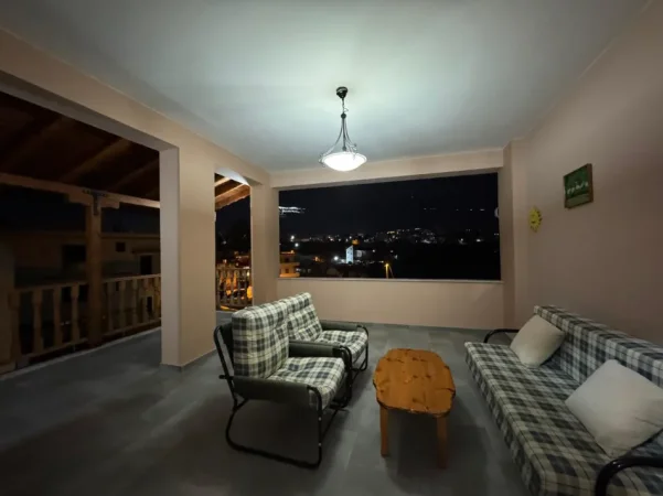 Tirane, jepet me qera Vile 2 Katshe , 180 m² 1.300 € (Ali Demi)