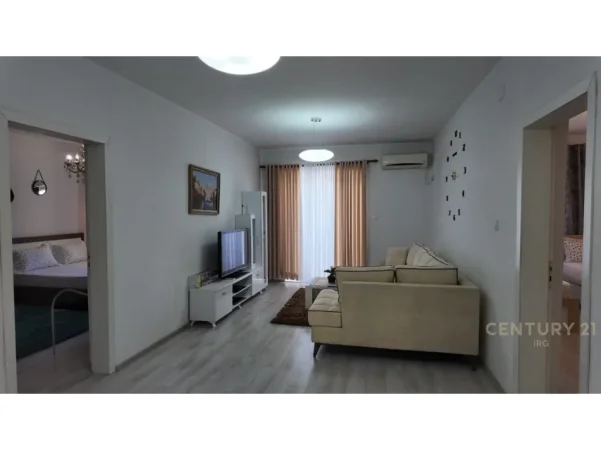 Tirane, jepet me qera apartament 2+1 Kati 5, 110 m² 890 € (Ish Bllok)