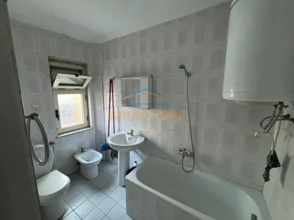 Tirane, jepet me qera apartament 2+1 Kati 6, 120 m² 500 € (Myslym Shyri)