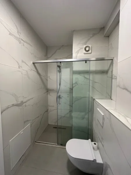 Tirane, shitet apartament 3+1+Ballkon Kati 5, 188 m² 337.900 € (Residenca Erli)