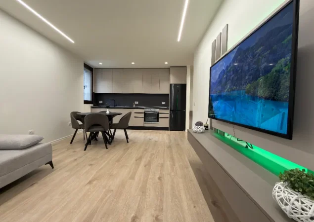 Tirane, jepet me qera apartament 1+1 , 75 m² 1.200 € 