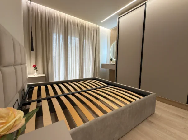 Tirane, jepet me qera apartament 1+1 , 75 m² 1.200 € 