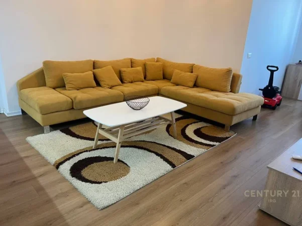 Tirane, jepet me qera apartament 2+1 Kati 10, 90 m² 550 € (Grand Gallery, Yzberisht)