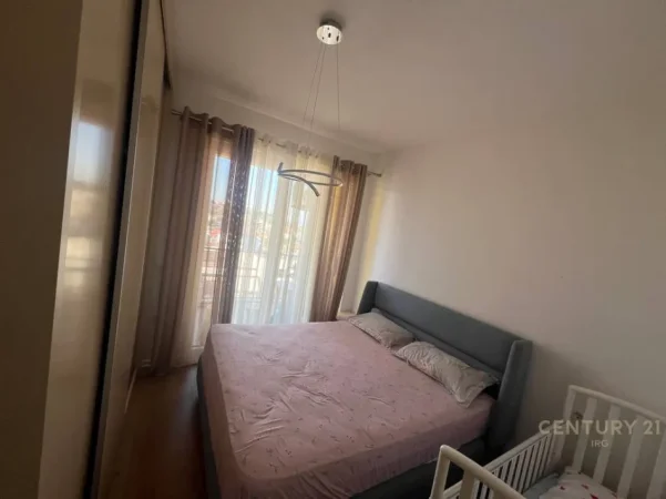 Tirane, jepet me qera apartament 2+1 Kati 10, 90 m² 550 € (Grand Gallery, Yzberisht)