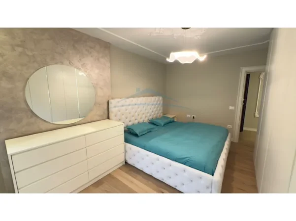 Tirane, shitet apartament luksoz 2+1+2 Poste parkimi, Kati 1, 116 m² (Rruga e Bogdanëve)