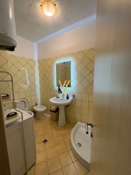 Tirane, jepet me qera apartament 1+1+Ballkon Kati 3, 66 m² 550 € (ALI DEMI)