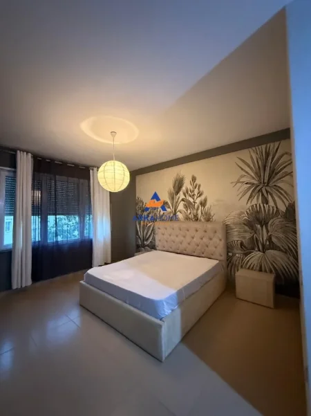 Tirane, shitet apartament 2+1+Ballkon Kati 3, 106 m² 233.000 € 