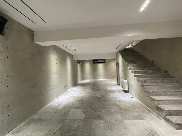 Tirane, jepet me qera Vile , 455 m² 6.000 € (Selite)