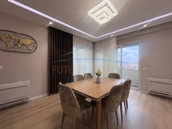 Tirane, jepet me qera apartament 3+1 Kati 7, 175 m² 2.000 € (shkolla e kuqe)