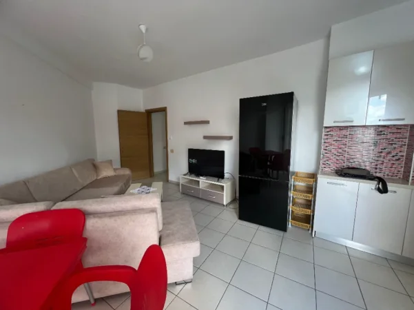 Tirane, jepet me qera apartament 2+1 Kati 3, 110 m² 450 € (Pranë Vilës L.)