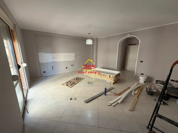 Vlore, shitet apartament 2+1+Ballkon Kati 4, 116 m² (Rruga Gjergj Arianiti)