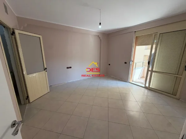 Vlore, shitet apartament 2+1+Ballkon Kati 4, 116 m² (Rruga Gjergj Arianiti)