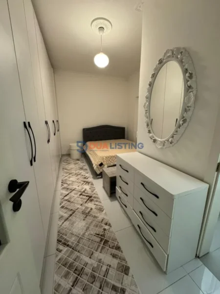 Tirane, jepet me qera apartament 1+1 , 500 € (Rruga e Dibres)